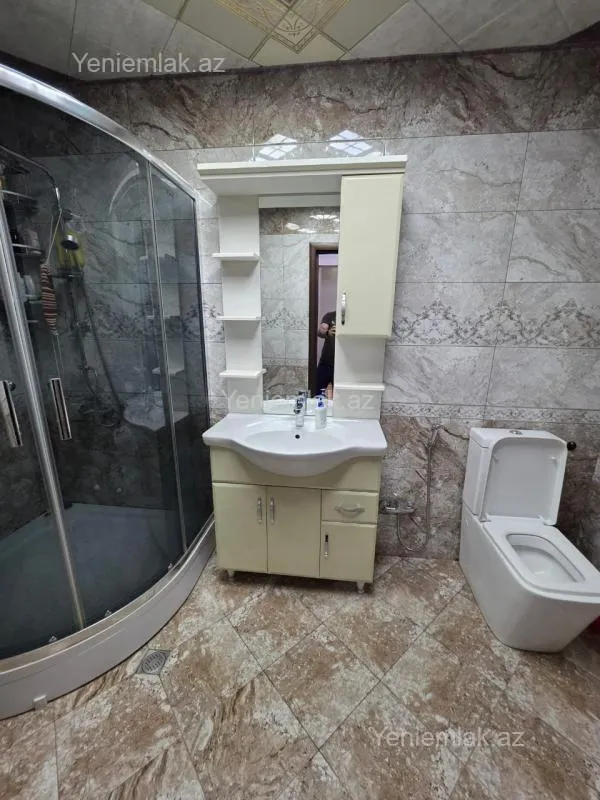 Satılır 3 otaqlı yeni tikili 140 m²