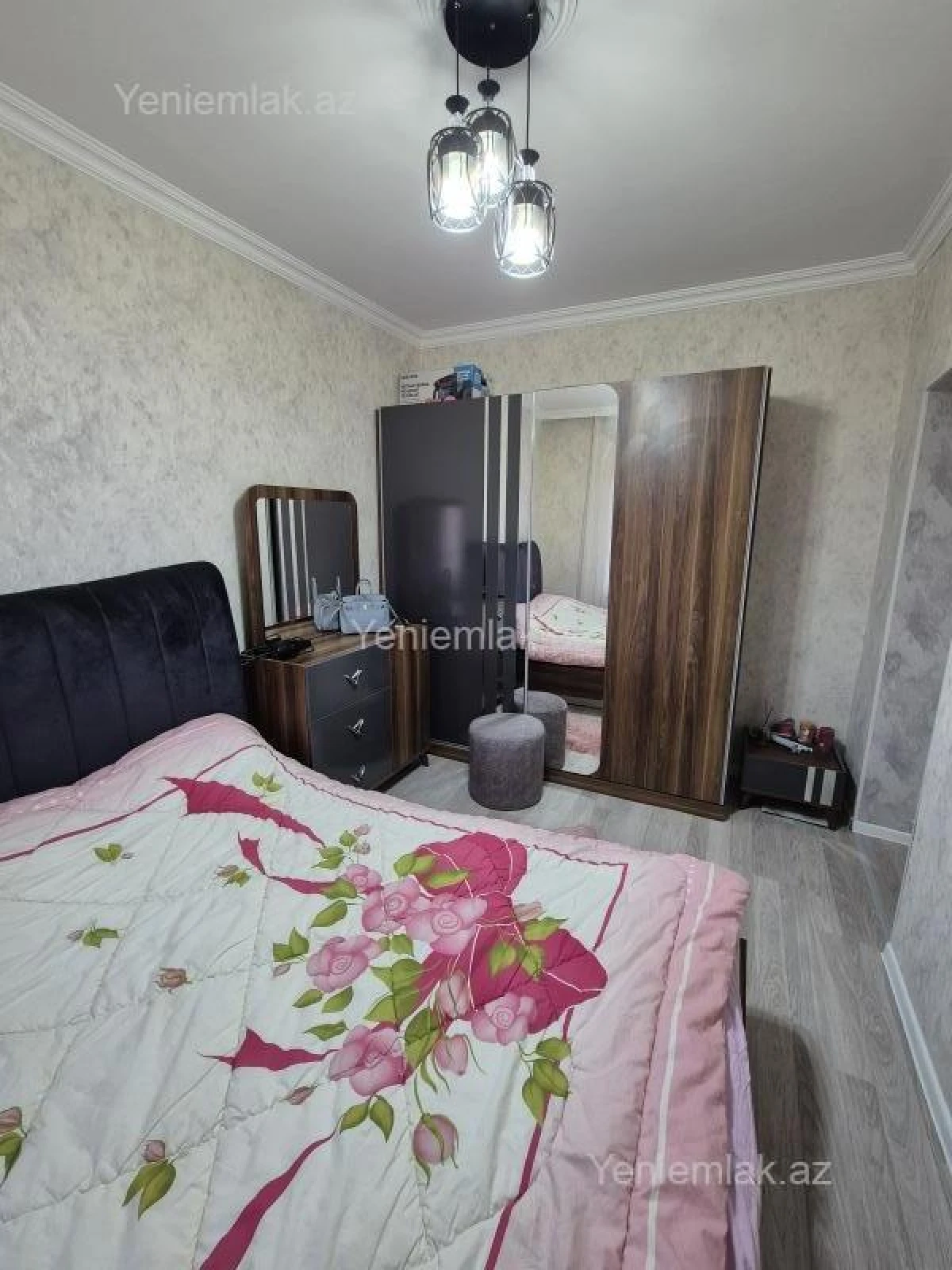 Satılır 1 otaqlı köhnə tikili 40 m²