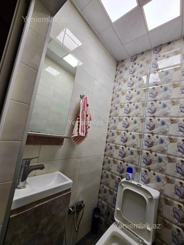 Satılır 3 otaqlı köhnə tikili 77 m²