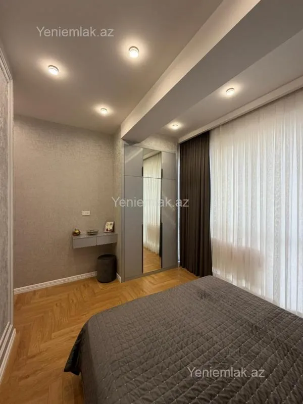 Satılır 3 otaqlı yeni tikili 100 m²