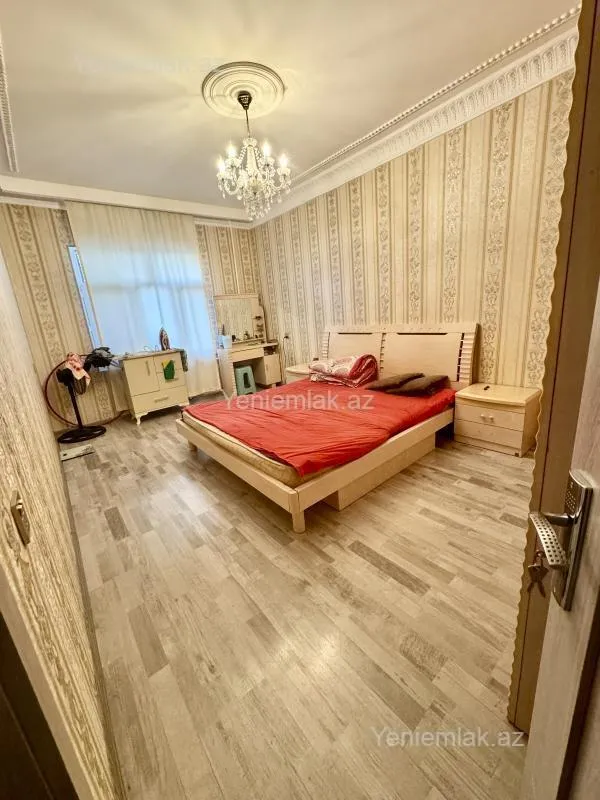 Satılır 3 otaqlı köhnə tikili 85 m²