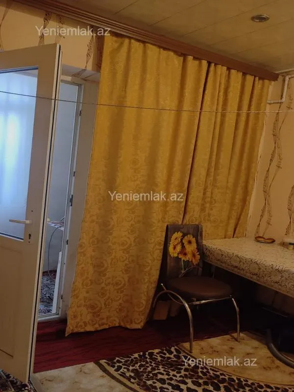 Satılır 2 otaqlı köhnə tikili 45 m²