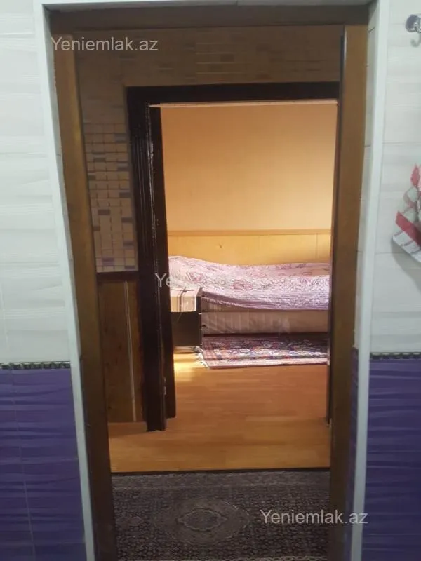 Satılır 4 otaqlı köhnə tikili 100 m²