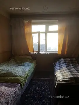 Satılır 4 otaqlı köhnə tikili 100 m²