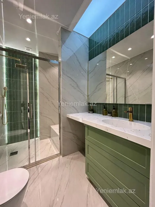 Satılır 3 otaqlı yeni tikili 115 m²