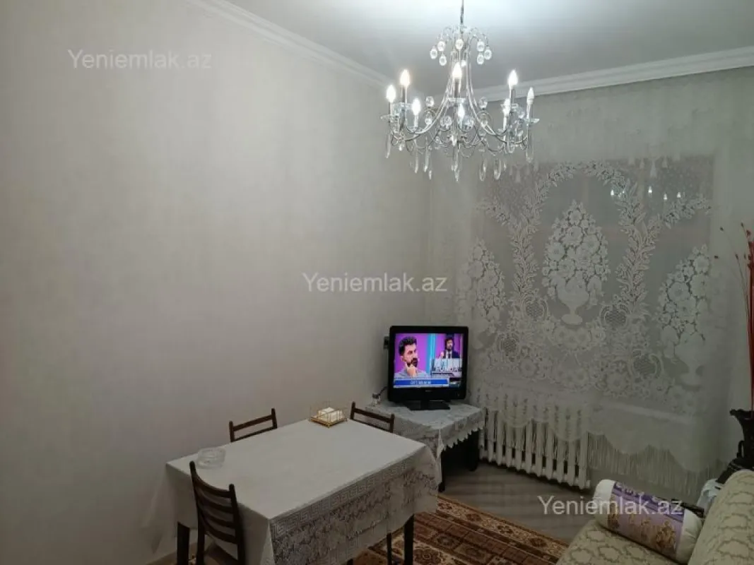Satılır 3 otaqlı köhnə tikili 80 m²