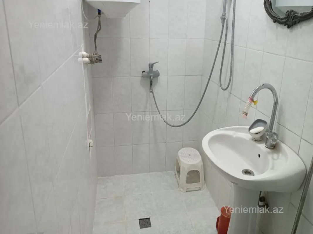 Satılır 3 otaqlı köhnə tikili 80 m²