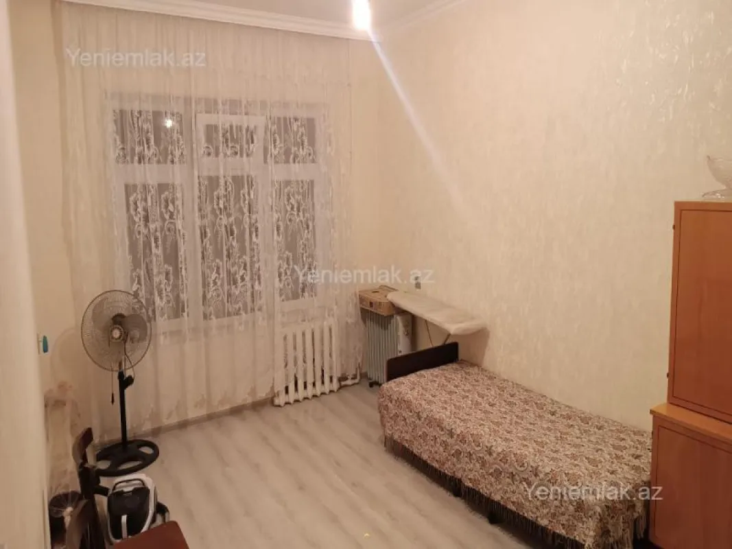 Satılır 3 otaqlı köhnə tikili 80 m²