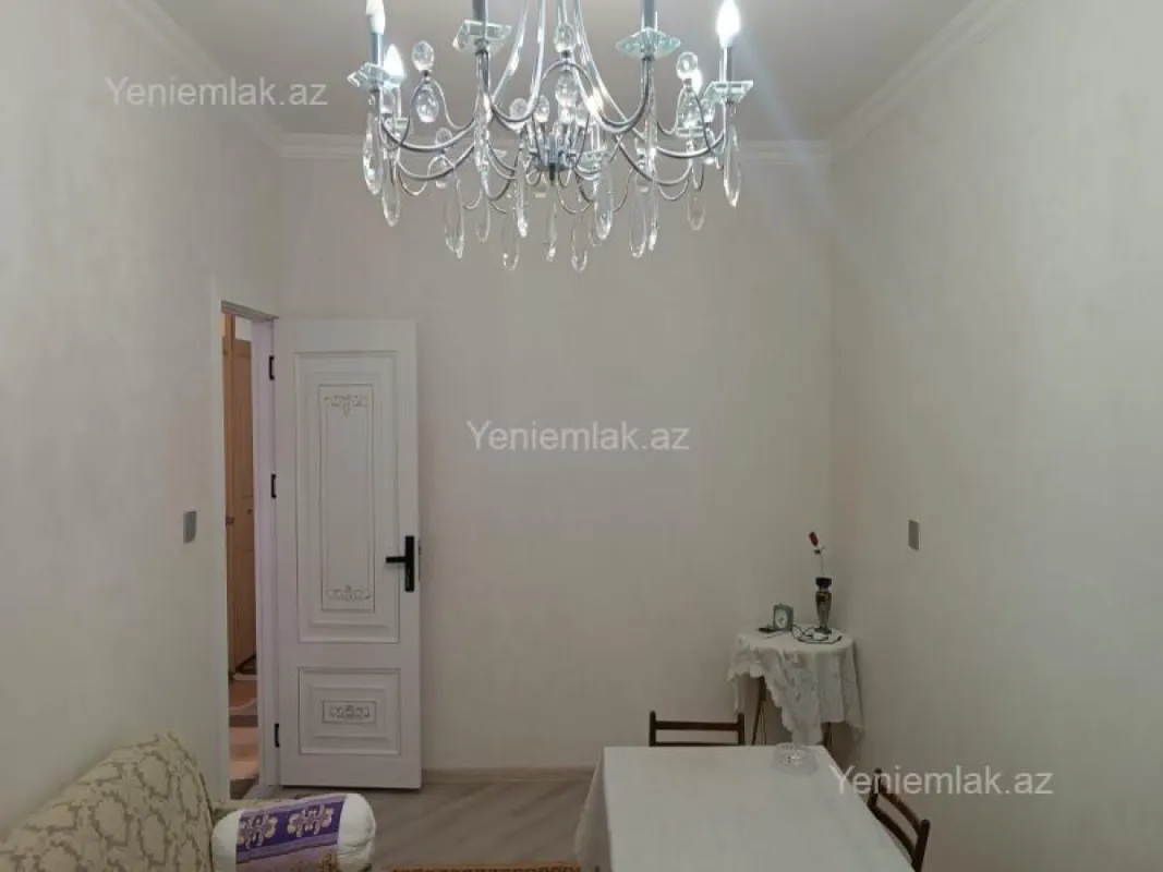 Satılır 3 otaqlı köhnə tikili 80 m²