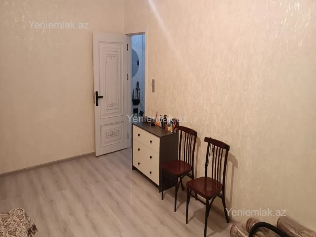 Satılır 3 otaqlı köhnə tikili 80 m²
