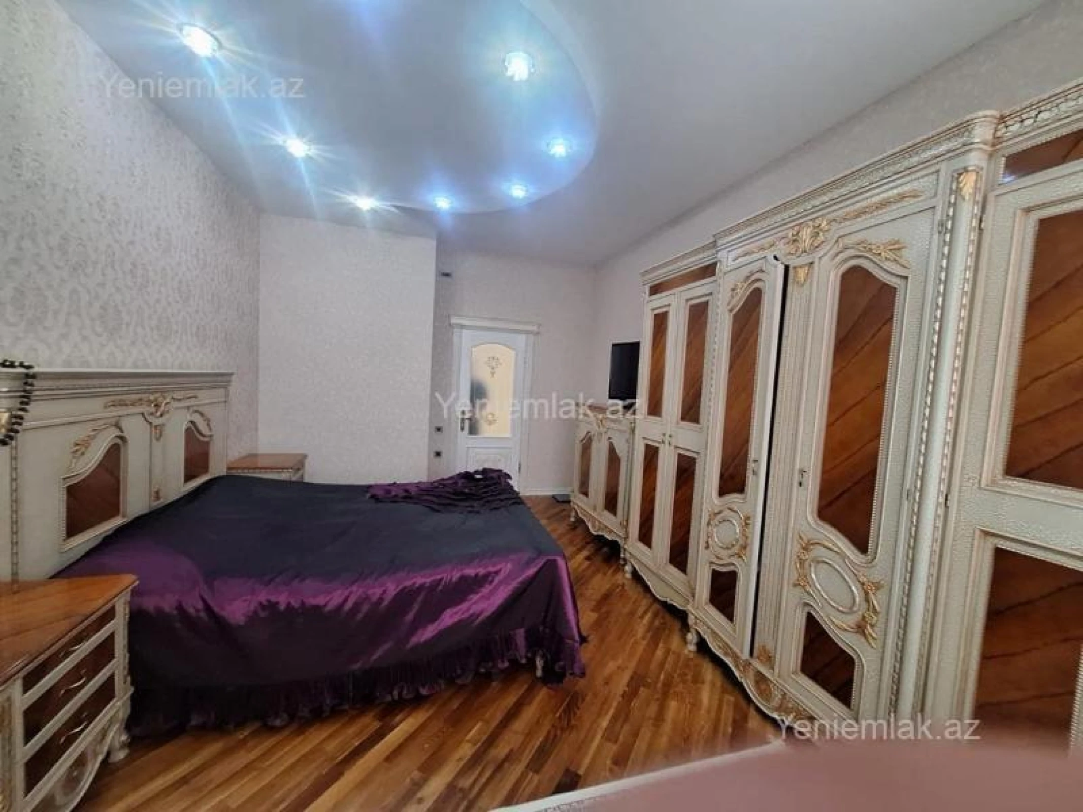 Satılır 4 otaqlı yeni tikili 200 m²