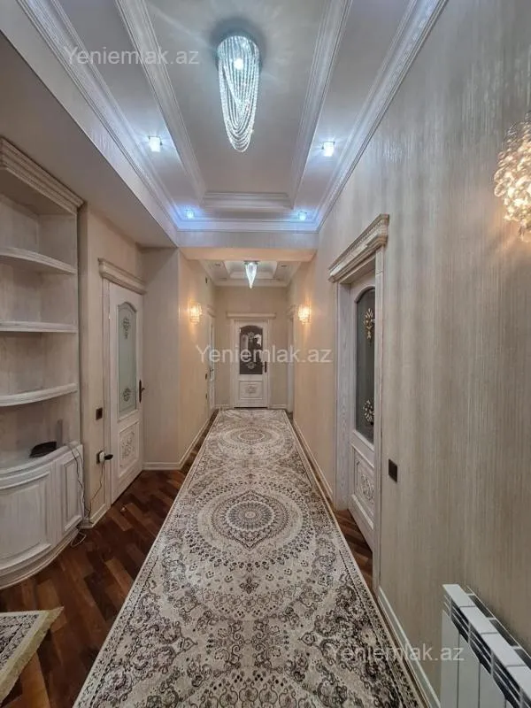 Satılır 4 otaqlı yeni tikili 200 m²