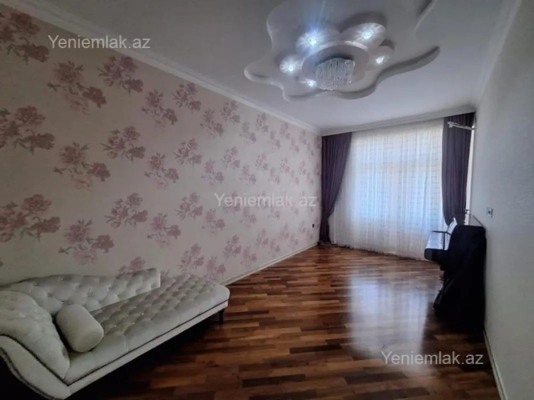 Satılır 4 otaqlı yeni tikili 200 m²