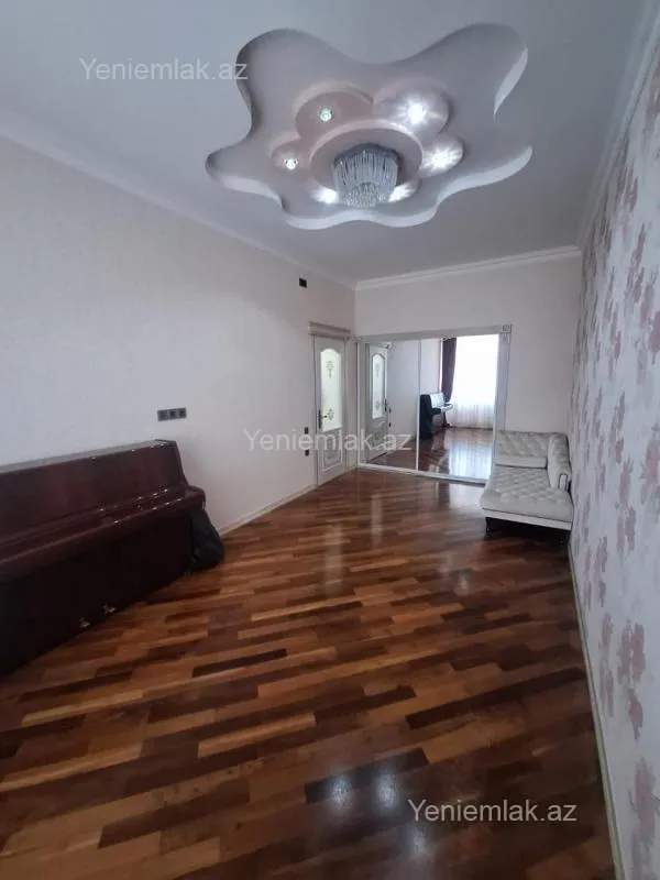 Satılır 4 otaqlı yeni tikili 200 m²