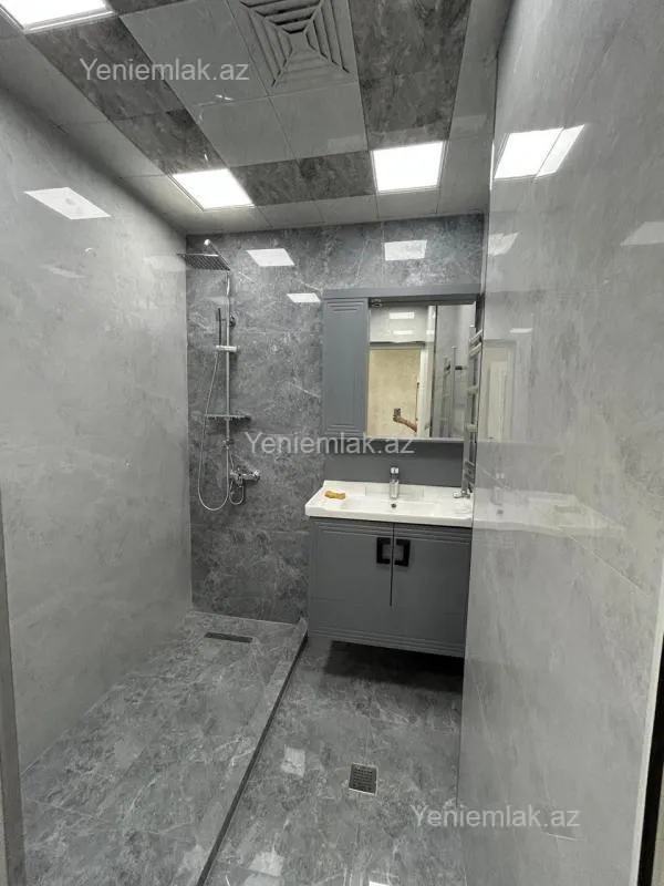 Satılır 3 otaqlı köhnə tikili 90 m²