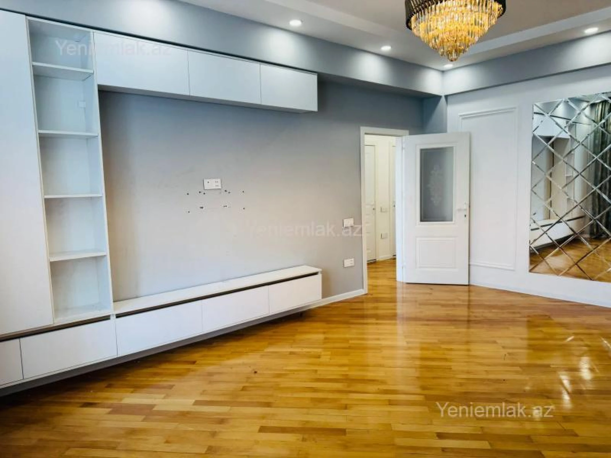 Satılır 3 otaqlı yeni tikili 115 m²