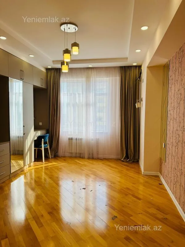 Satılır 3 otaqlı yeni tikili 115 m²