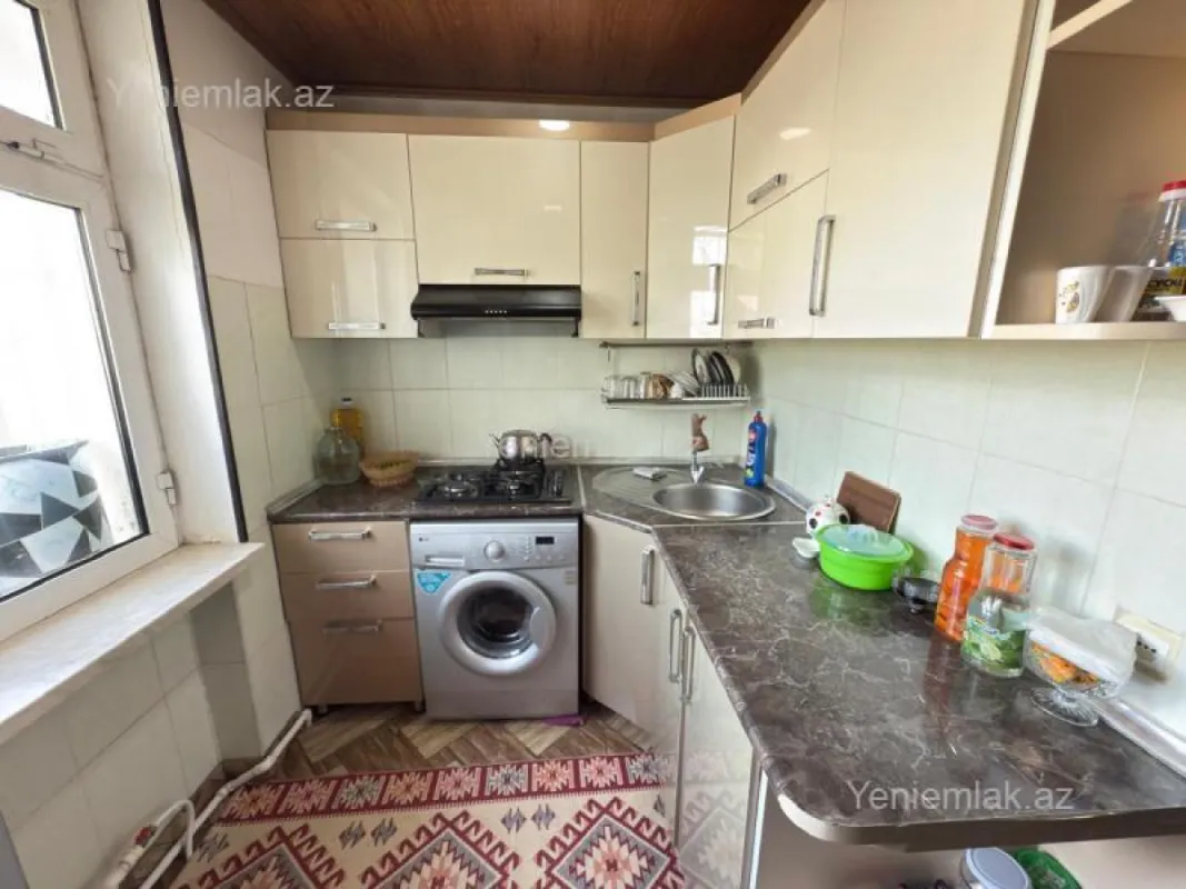 Satılır 3 otaqlı köhnə tikili 75 m²