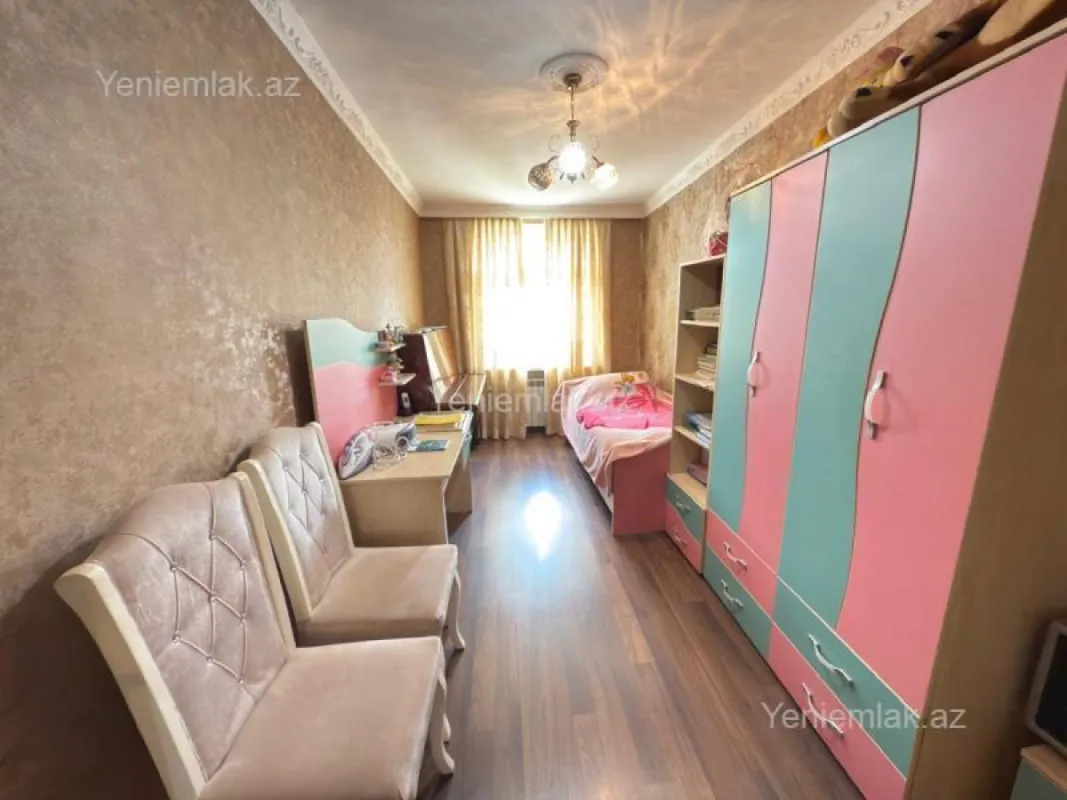 Satılır 3 otaqlı köhnə tikili 75 m²