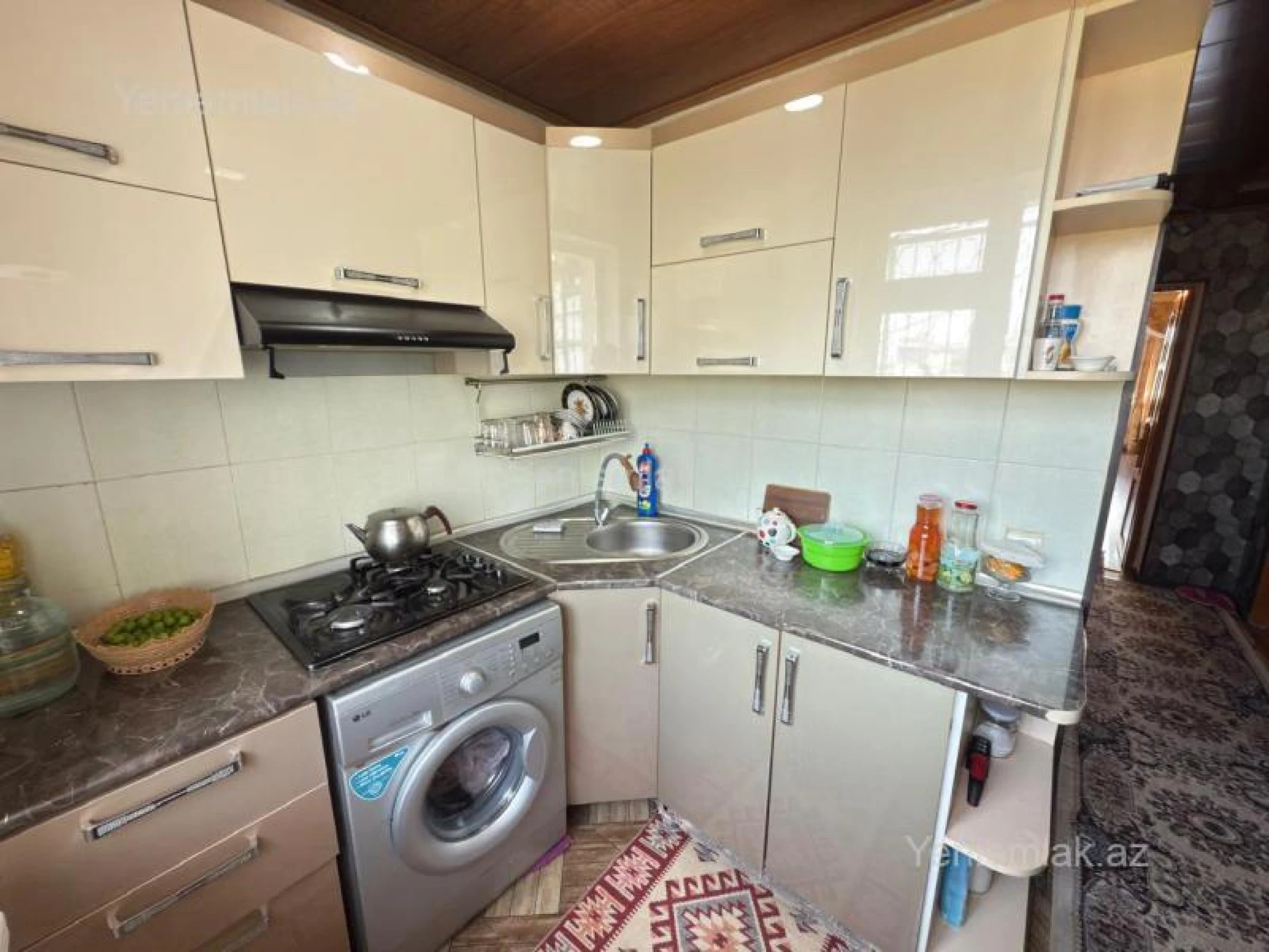 Satılır 3 otaqlı köhnə tikili 75 m²
