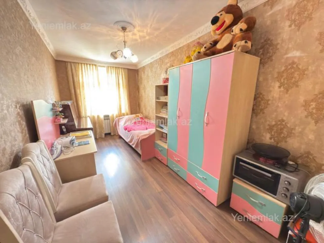 Satılır 3 otaqlı köhnə tikili 75 m²