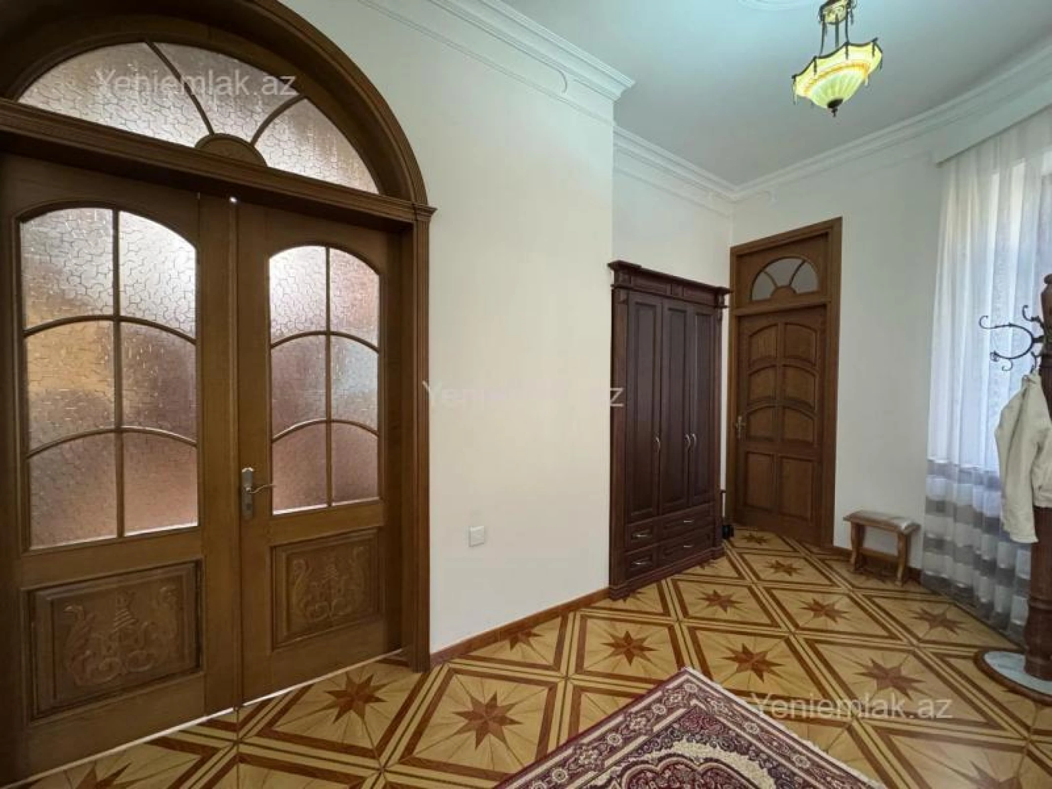 Satılır 6 otaqlı həyət evi 450 m²