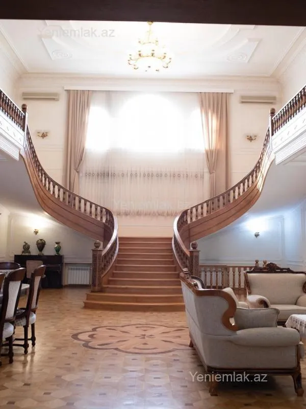 Satılır 6 otaqlı həyət evi 450 m²