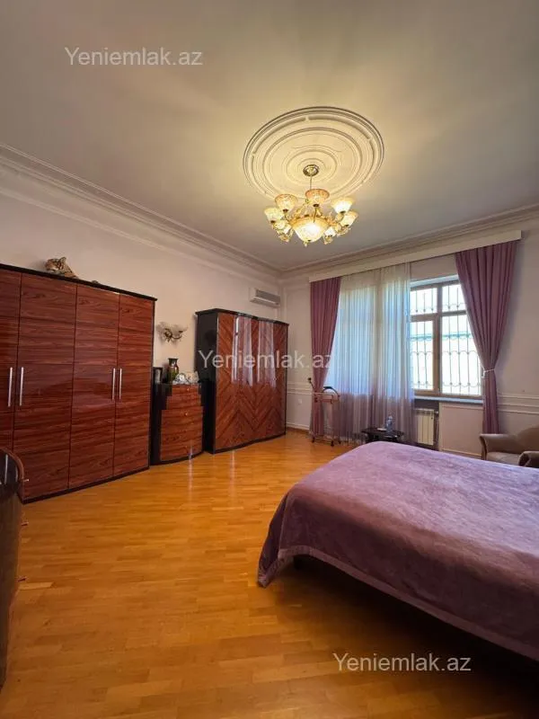 Satılır 6 otaqlı həyət evi 450 m²