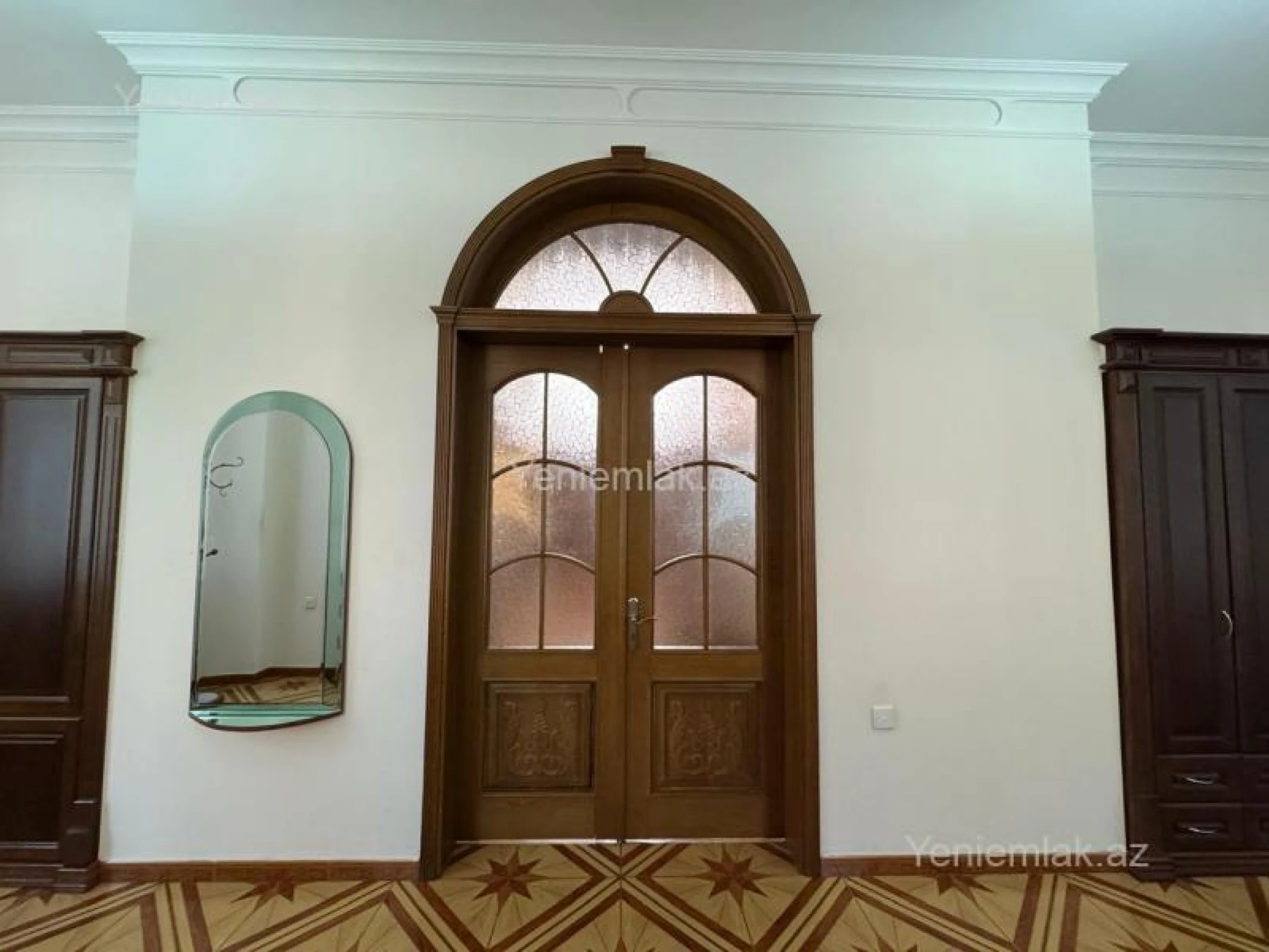 Satılır 6 otaqlı həyət evi 450 m²
