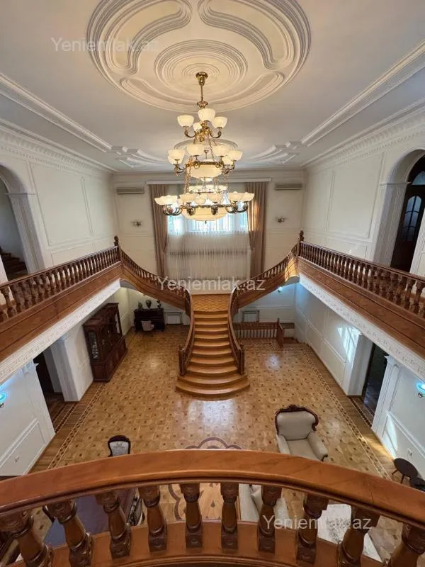 Satılır 6 otaqlı həyət evi 450 m²
