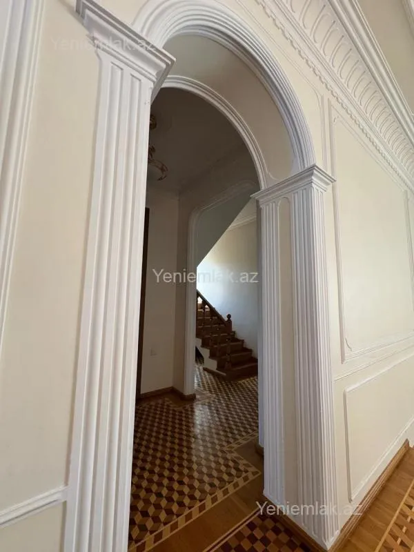 Satılır 6 otaqlı həyət evi 450 m²