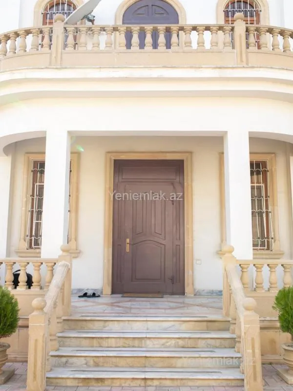 Satılır 6 otaqlı həyət evi 450 m²
