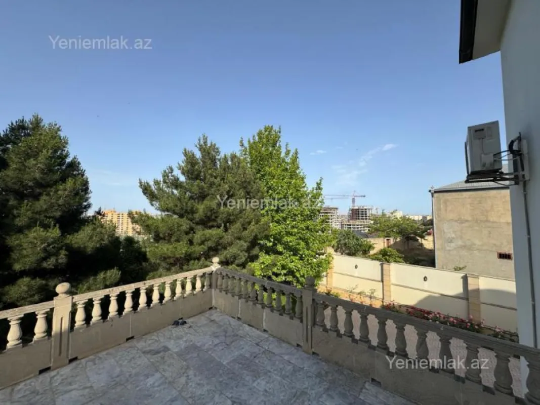 Satılır 6 otaqlı həyət evi 450 m²
