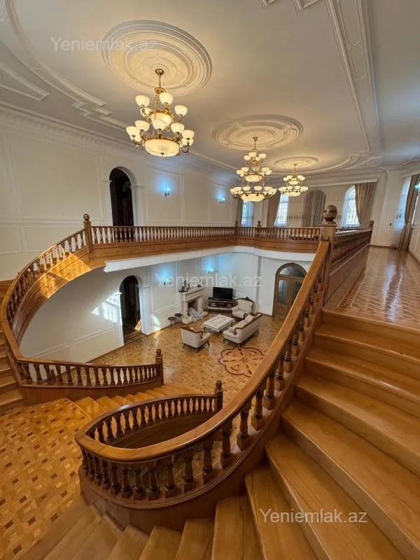 Satılır 6 otaqlı həyət evi 450 m²