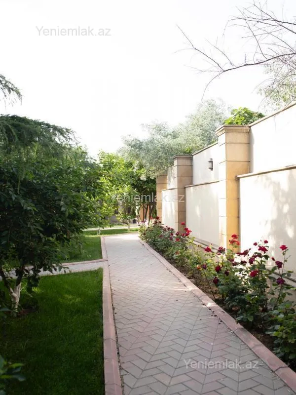 Satılır 6 otaqlı həyət evi 450 m²