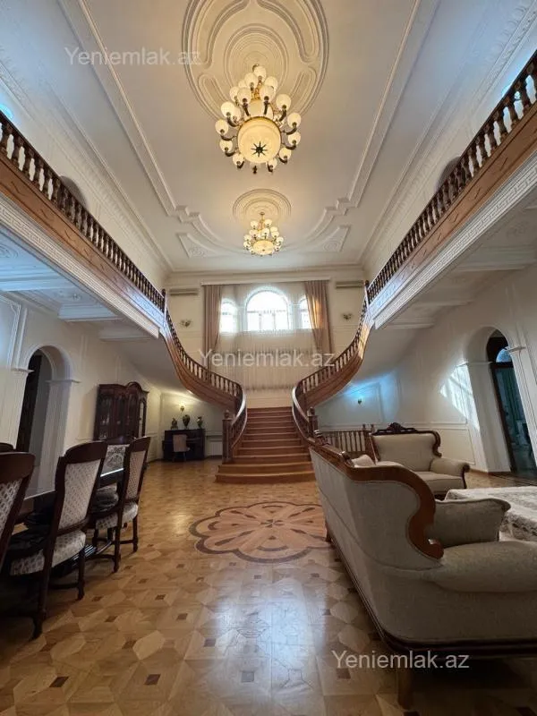 Satılır 6 otaqlı həyət evi 450 m²