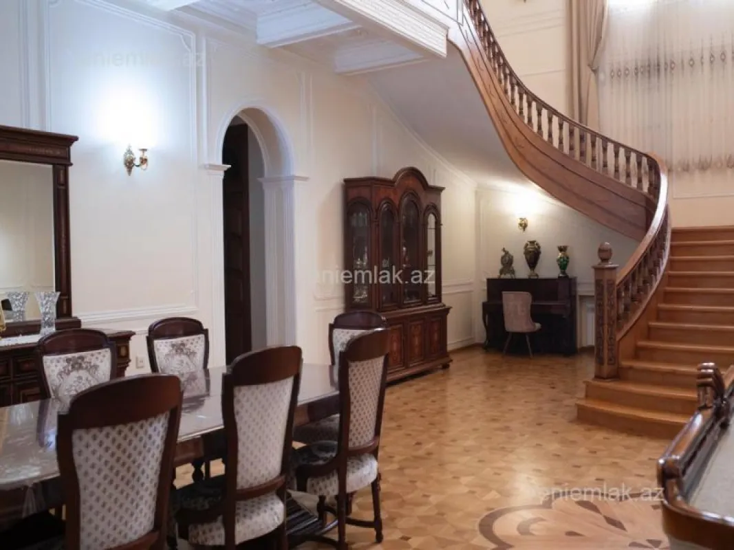 Satılır 6 otaqlı həyət evi 450 m²