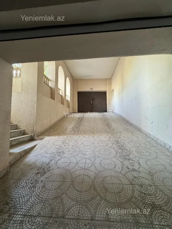 Satılır 6 otaqlı həyət evi 450 m²