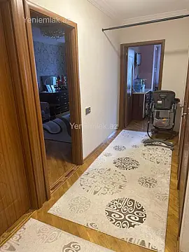 Satılır 4 otaqlı köhnə tikili 110 m²