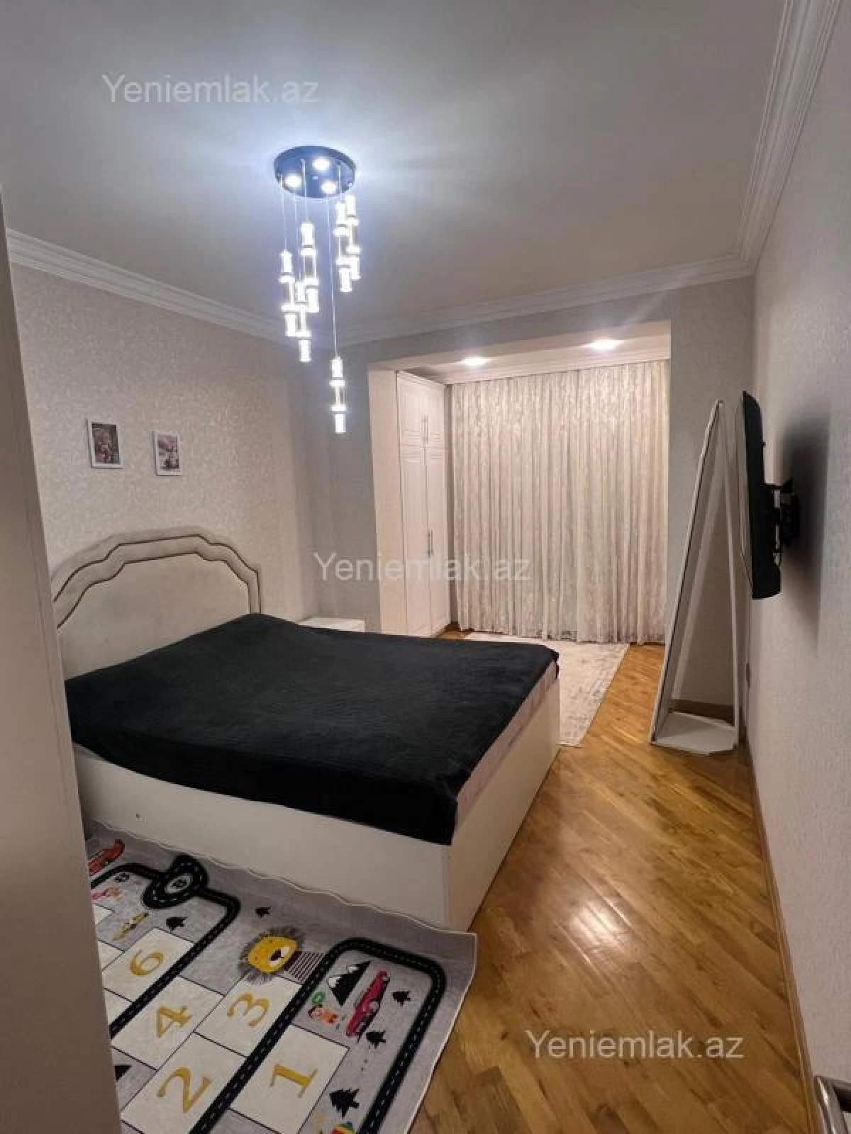 Satılır 4 otaqlı köhnə tikili 110 m²