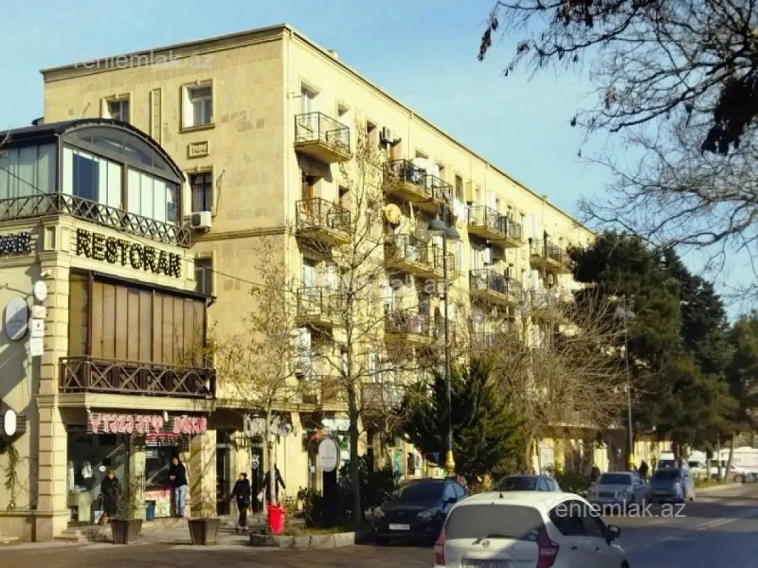 Satılır 3 otaqlı köhnə tikili 80 m²