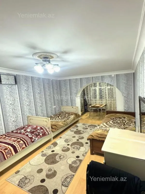 Satılır 3 otaqlı köhnə tikili 80 m²