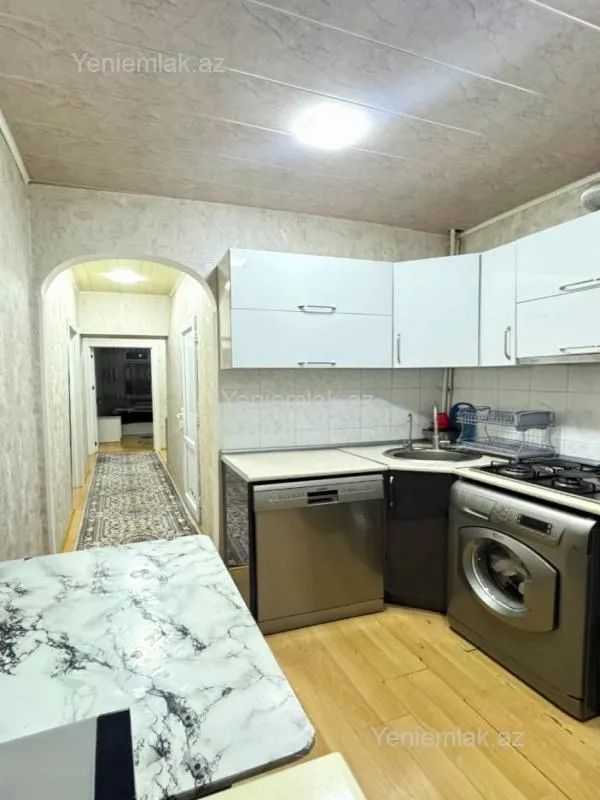 Satılır 3 otaqlı köhnə tikili 80 m²