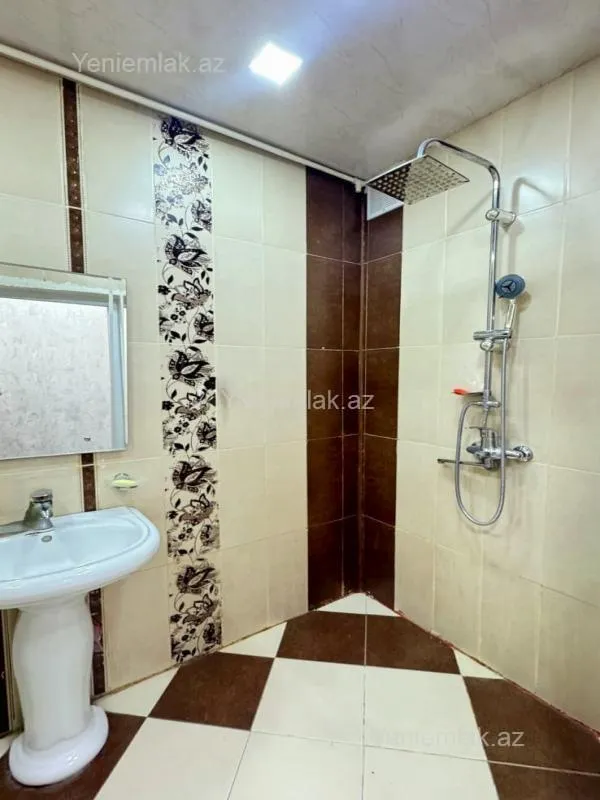Satılır 3 otaqlı köhnə tikili 80 m²