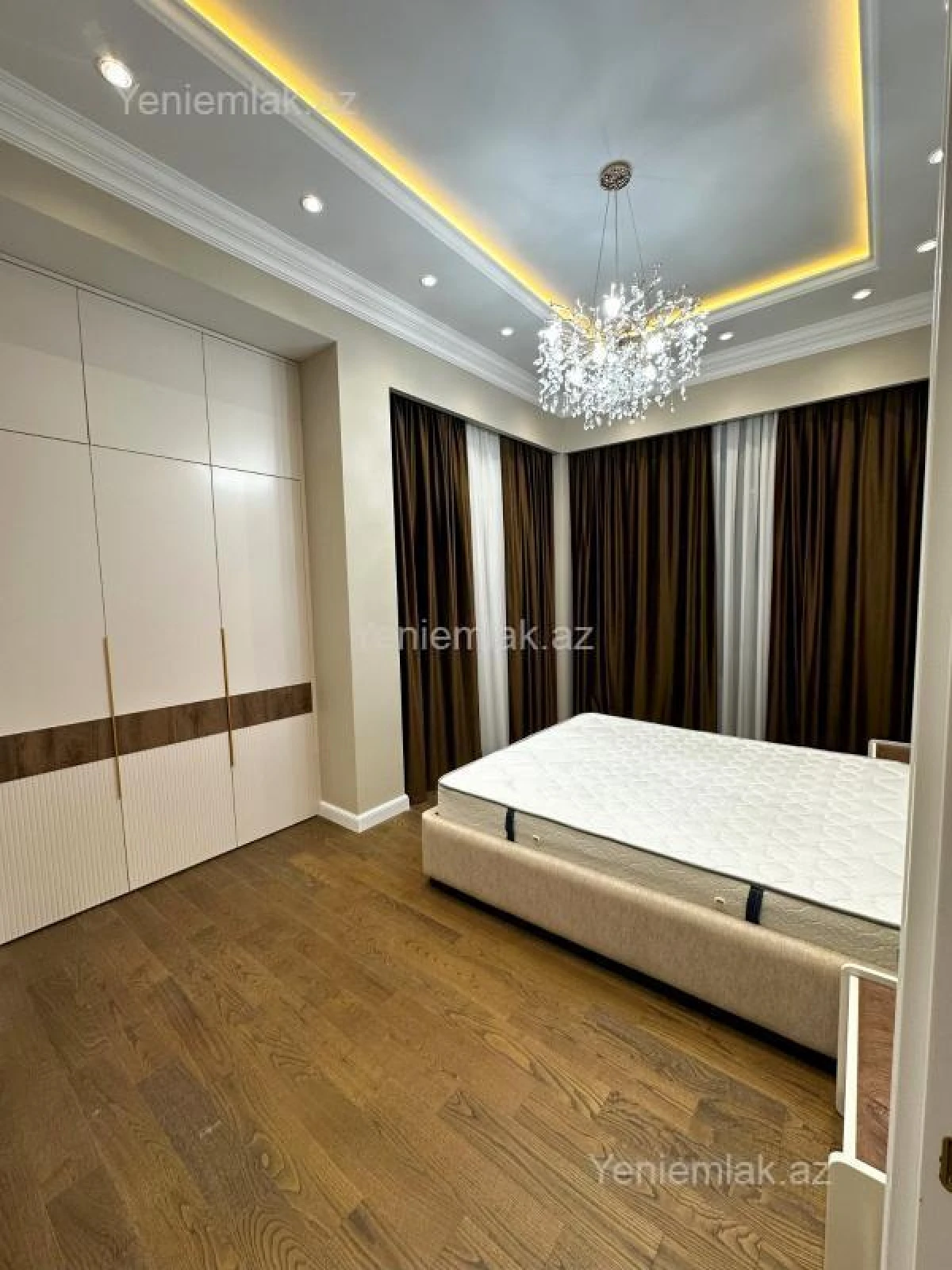Satılır 4 otaqlı yeni tikili 211 m²