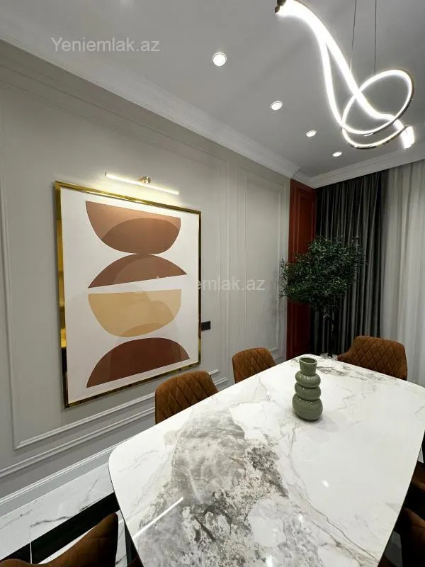 Satılır 4 otaqlı yeni tikili 211 m²