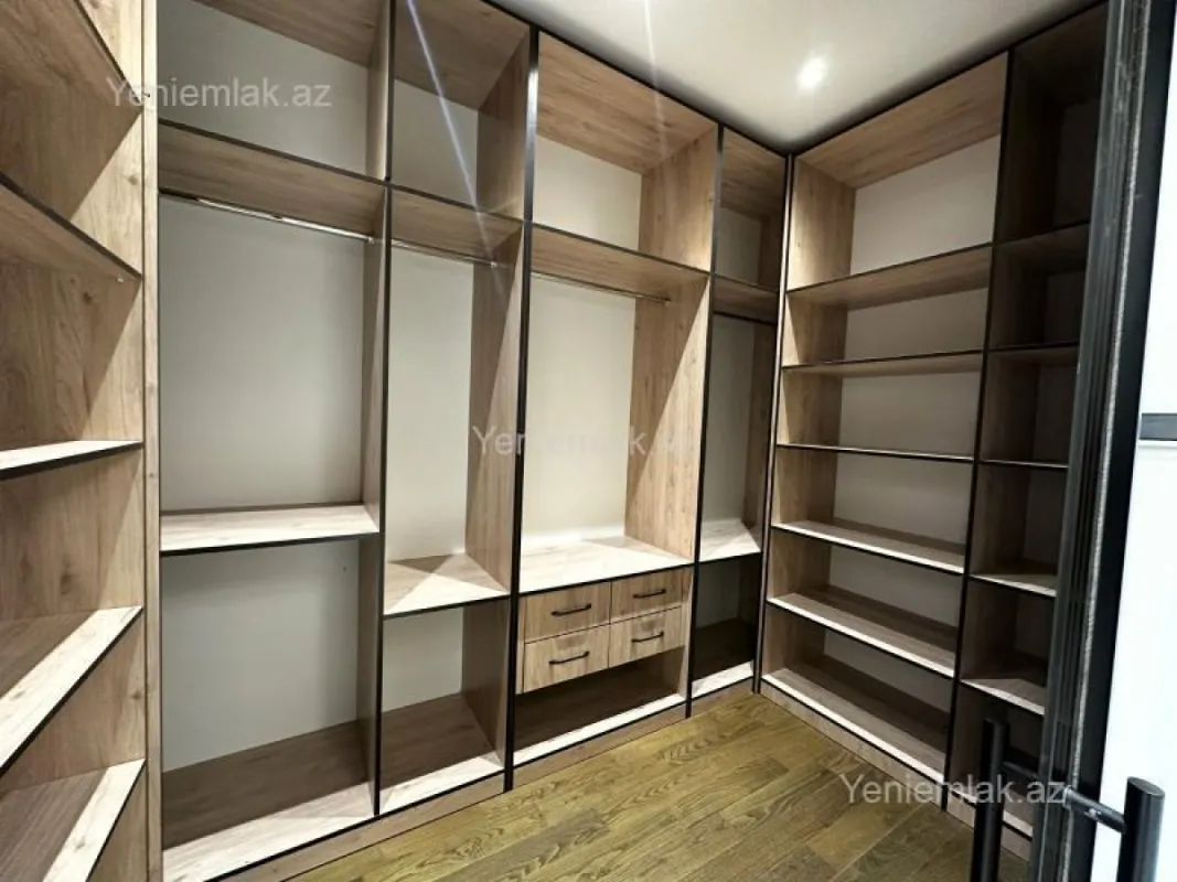 Satılır 4 otaqlı yeni tikili 211 m²