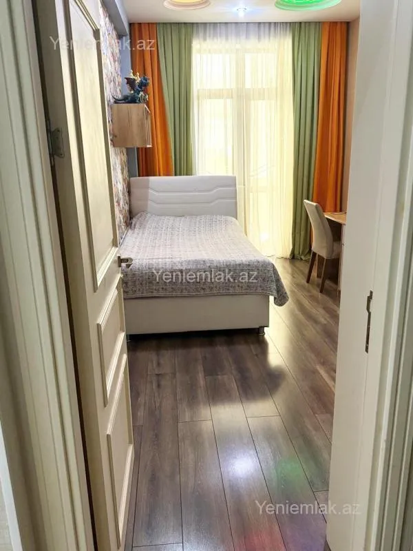 Satılır 3 otaqlı yeni tikili 80 m²