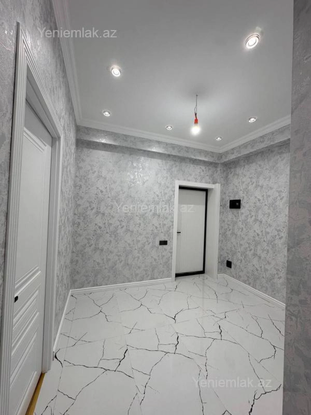 Satılır 2 otaqlı yeni tikili 79 m²