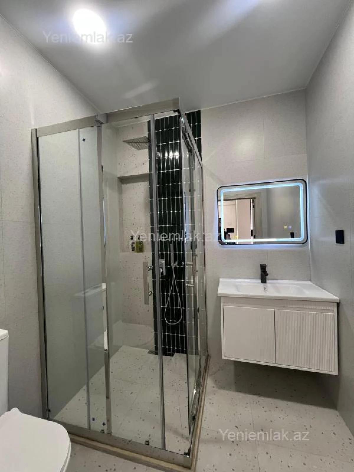 Satılır 3 otaqlı yeni tikili 70 m²